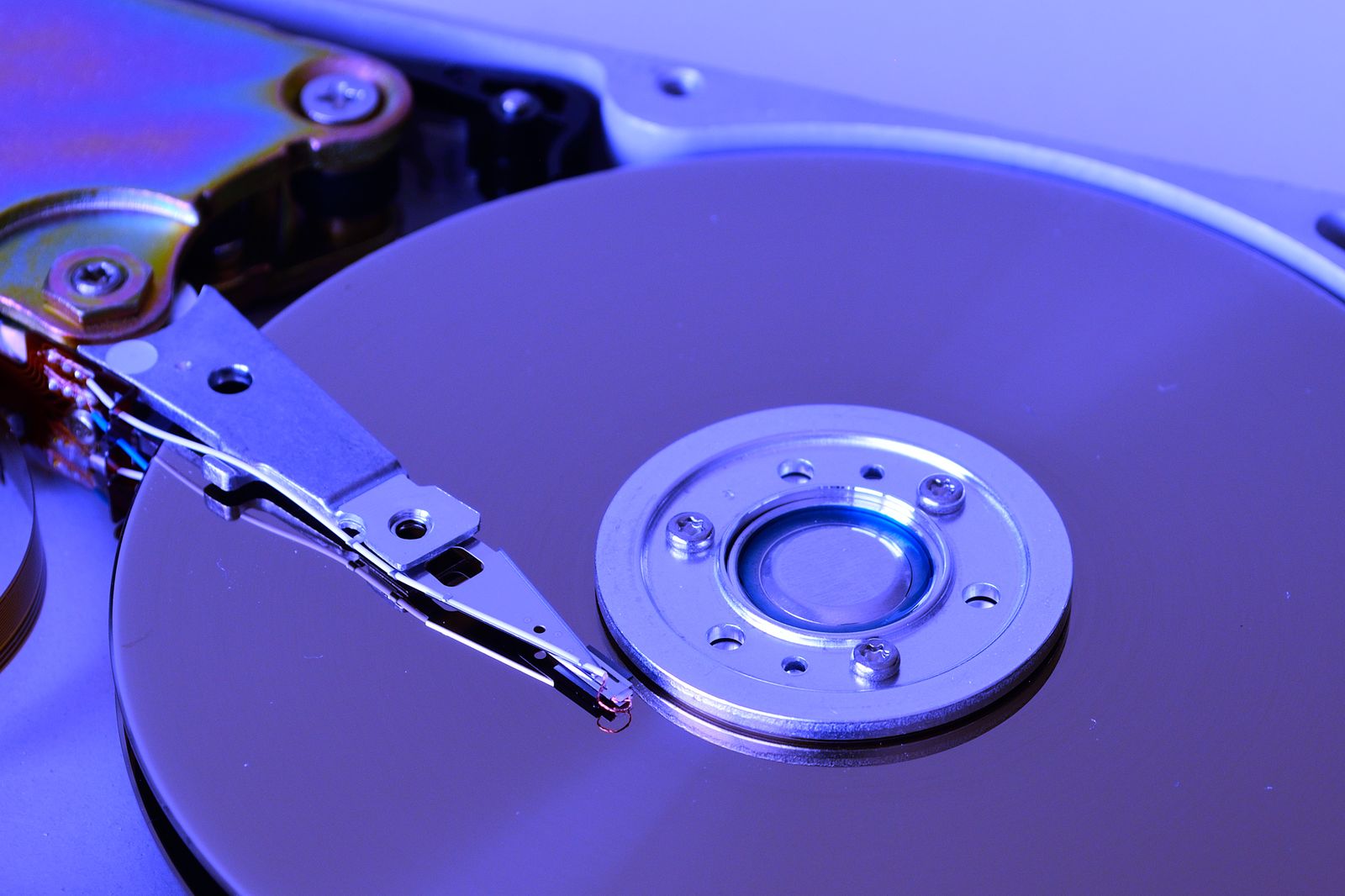 Inside a hard drive. Archive photo, 2015.